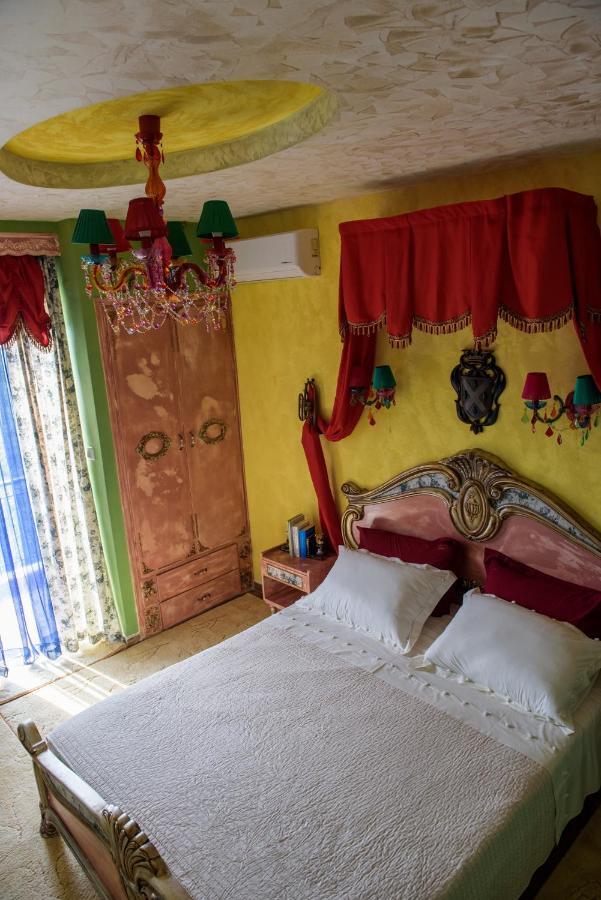 Katerina's * Kardhamili